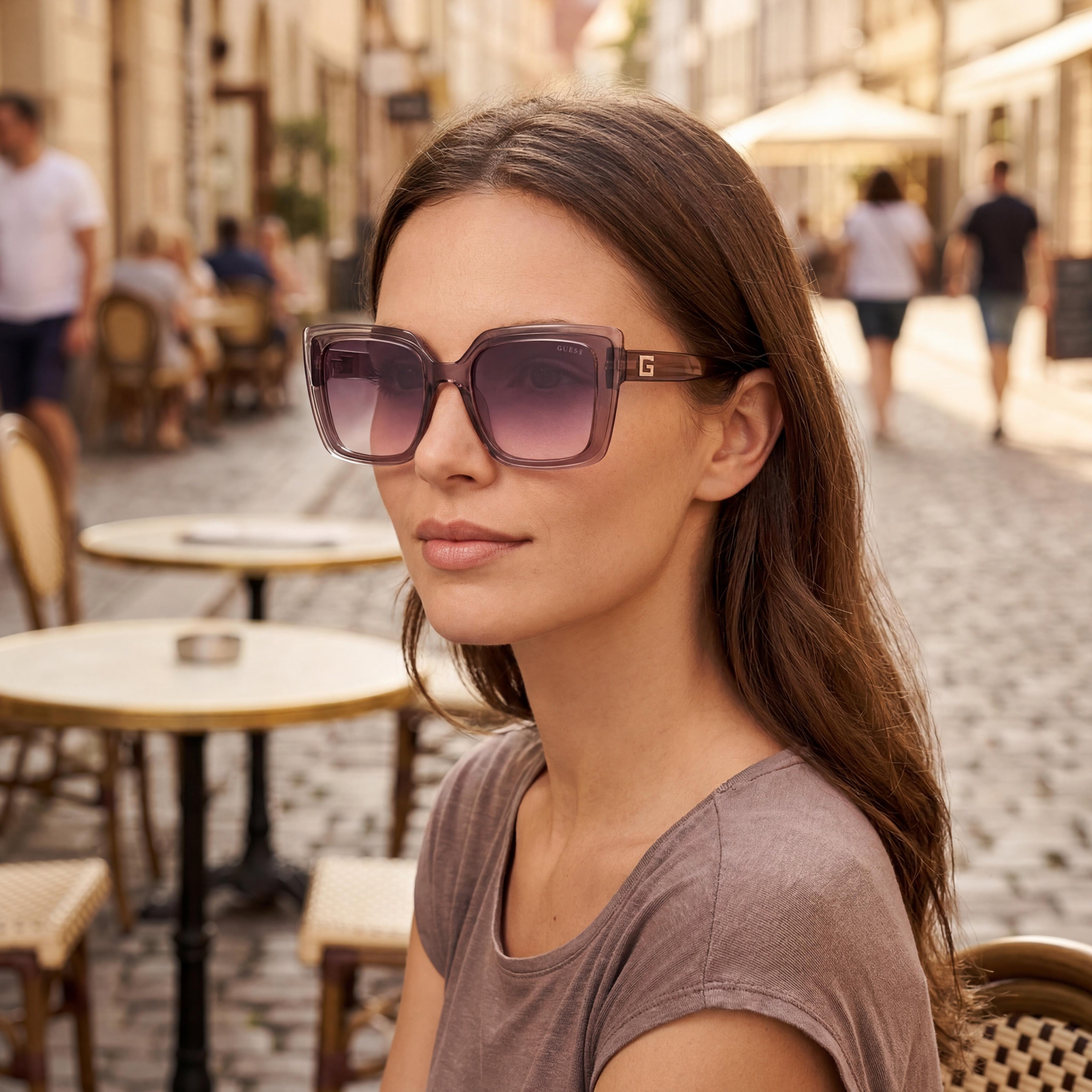 Gafas de sol GUESS GU7908 para mujer con protección UV, montura de plástico beige, lentes morado degradado, 52 mm, Photo 6