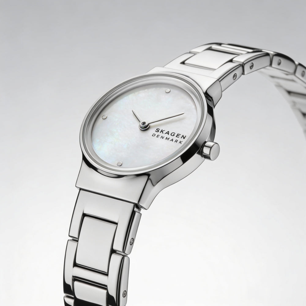 Skagen Freja Lille Women's Watch — front view, Quartz movement 26mm