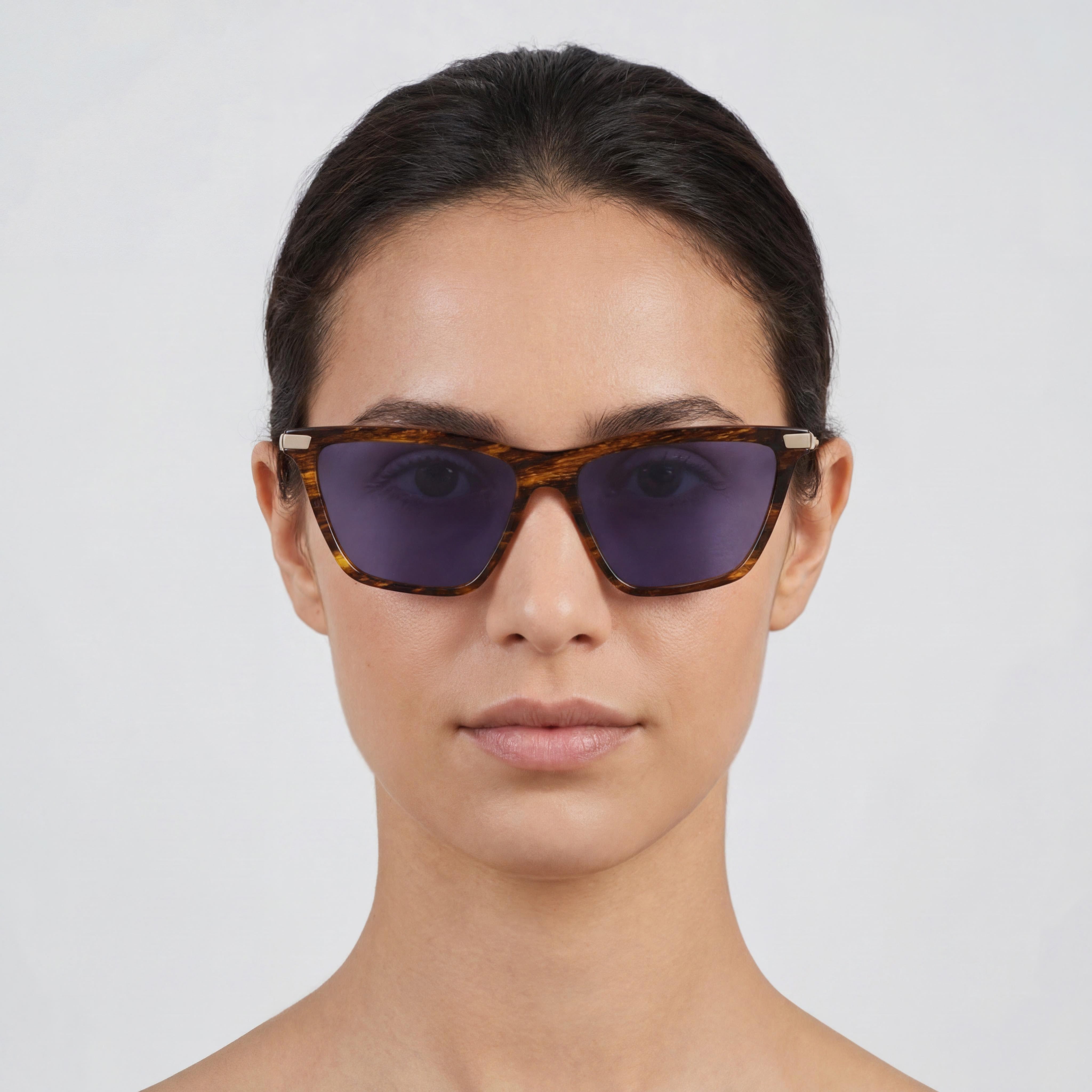 Victoria Beckham Modern Acetate Frame Polycarbonate Lenses Women's Sunglasses Translucent Horn 57mm, Photo 4
